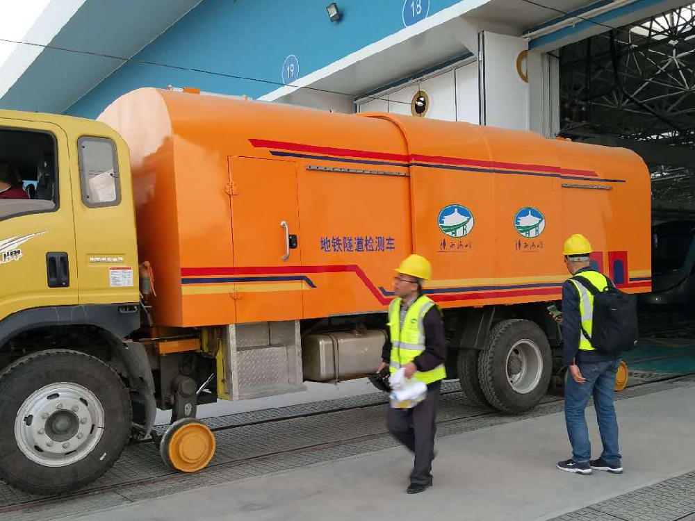 陜西海嶸工程檢測公鐵兩用檢測車